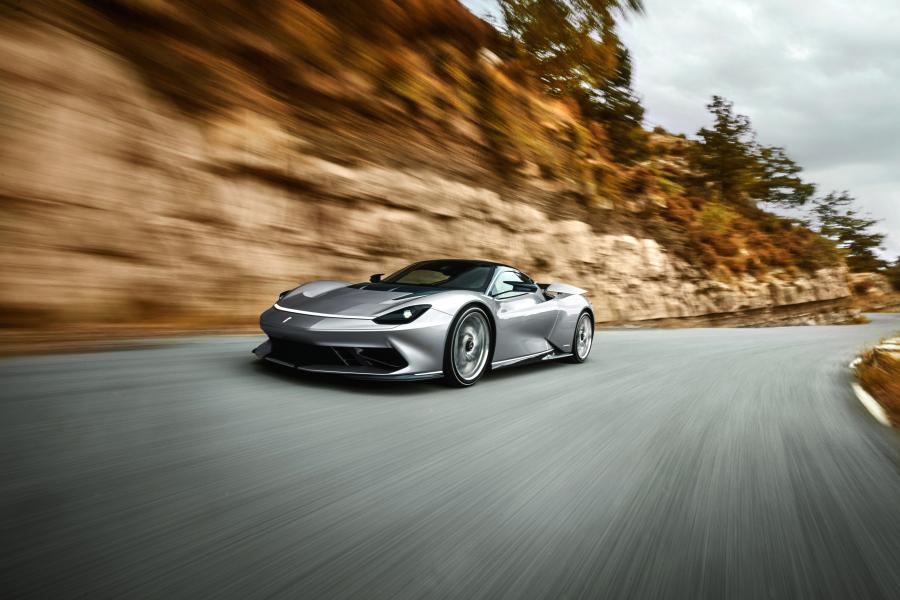  Pininfarina Battista 2020 года  (фото 5 из 12)